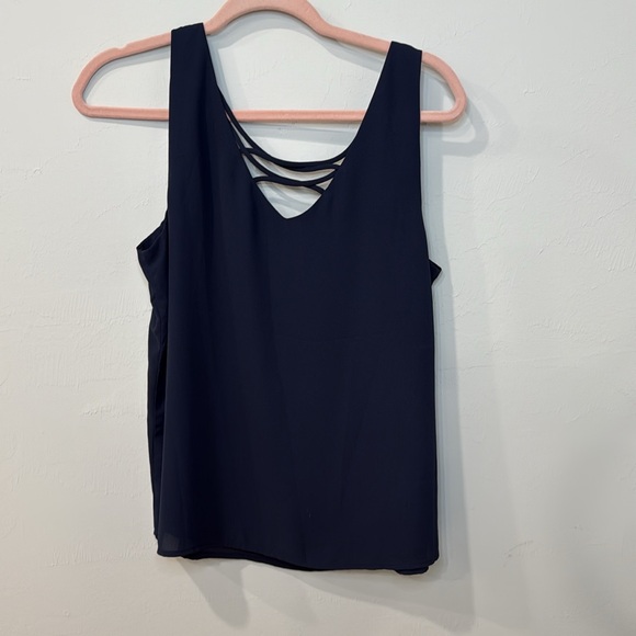 ✨2/$20✨Versona Blouse - Picture 2 of 3